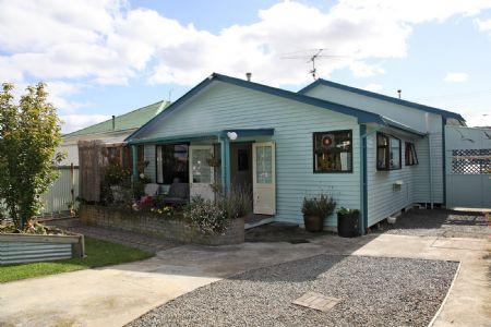 28 Bristol Square, Central Hutt