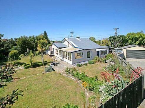 2 Woodend Road, Woodend