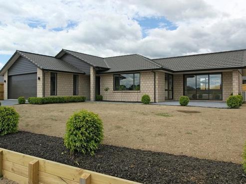 14 Tallentire Crescent, Huntington