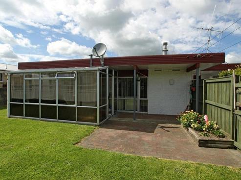 8 Garden Heights Avenue, Glenview