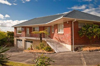 10 Martin Crescent, Northcote