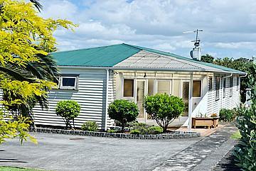 45 Hayr Road, Three Kings