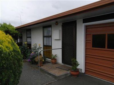 814 Queen Street West, Saint Leonards