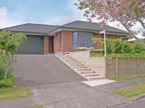 4 Ashmore Drive, Frankleigh Park