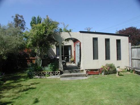 5 Burma Road, Taieri Mouth