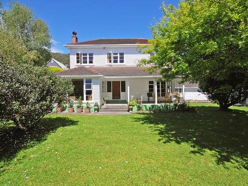 19 Cheviot Road, Lowry Bay