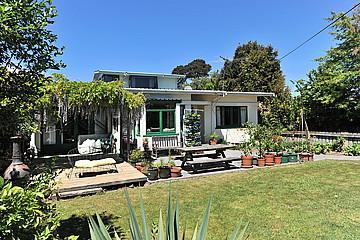 30 Lord Rutherford Road North, Brightwater