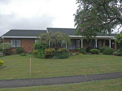 2 Reynard Terrace, Conifer Grove