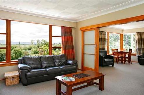 411 Henley Road, Henley