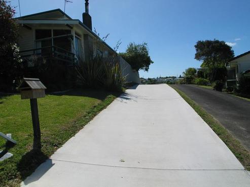 37A Mountbatten Avenue, Hillcrest