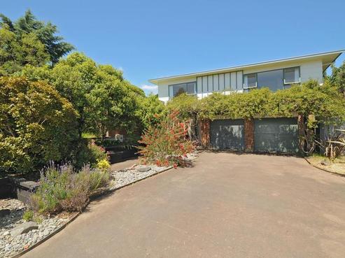 84 Gray Avenue, Paraparaumu Beach