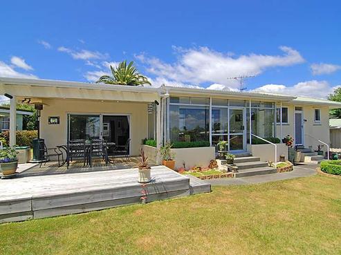 12 Lemari Avenue, Stoke
