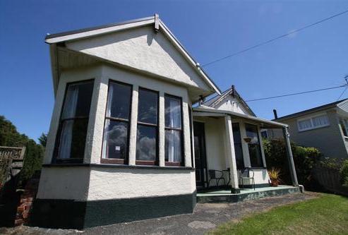 25 Preston Crescent, Belleknowes