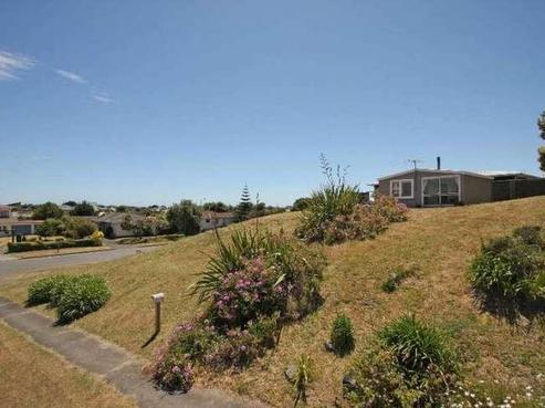 1 Pine Ridge Terrace, Waikanae Beach