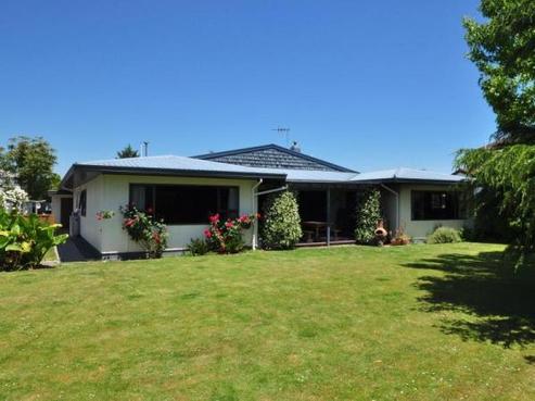 10 Lannie Place, Greenmeadows