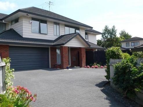 3/8 Solana Court, Botany Downs