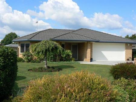 3 Hunt Grove, Leamington