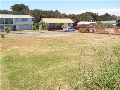 33 Scott Avenue, Otaki Beach