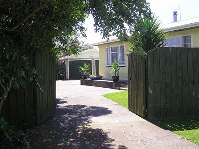 6 Allen Berry Avenue, Pirimai