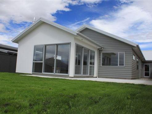 18 Marbleleaf Lane, Albert Town