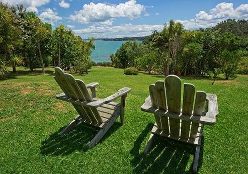 37 Kennedy Point Road, Surfdale