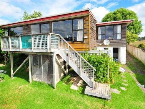 6 Totara Road, Stanmore Bay