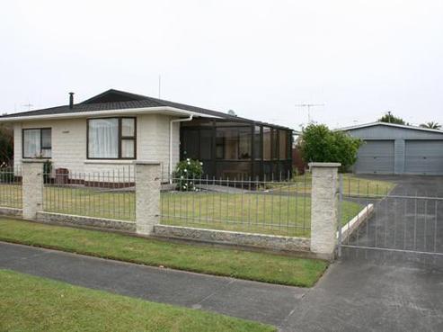 9 Lindsey Crescent, Springvale