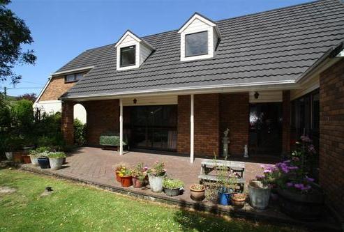 108 Easther Crescent, Kew