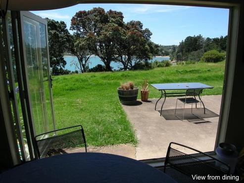 21 Esslin Road, Surfdale