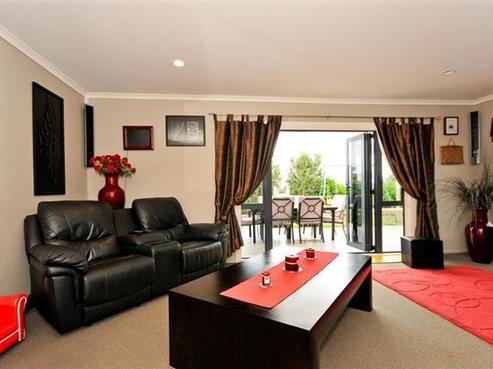 13 Everton Place, Grandview Heights