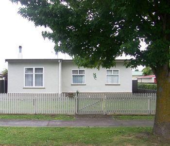 802 Clive Street, Akina