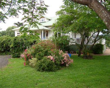 305 Riverhead Road, Riverhead