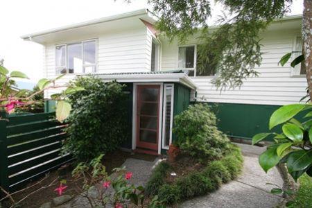215 Dowse Drive, Maungaraki