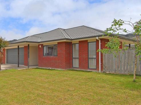 83 Percy Kinsman Crescent, Riverstone Terraces