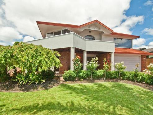 15 Bob Charles Drive, Golflands
