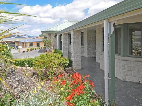 47A Kirton Drive, Riverstone Terraces