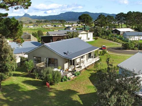 109 Kauri Crescent, Matarangi