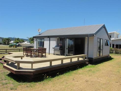 126 Sands Crescent, Matarangi