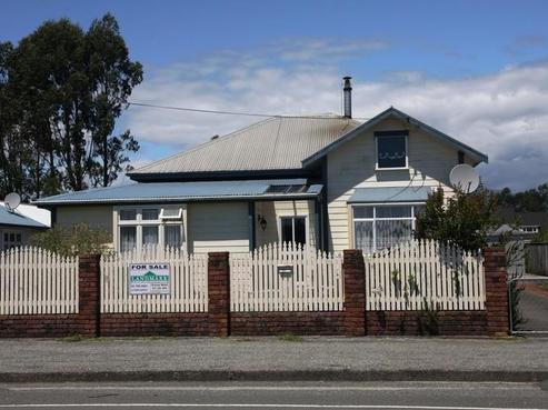 100 Brougham Street, Westport
