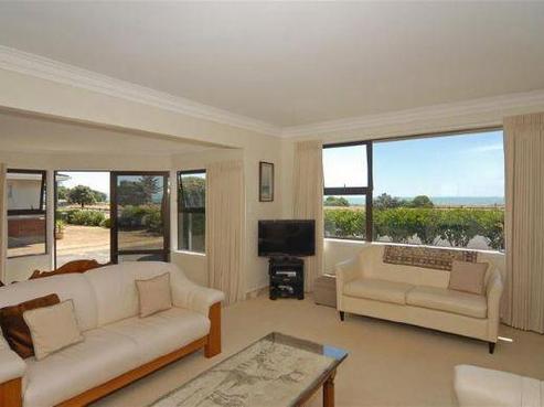5 The Esplanade, Westshore