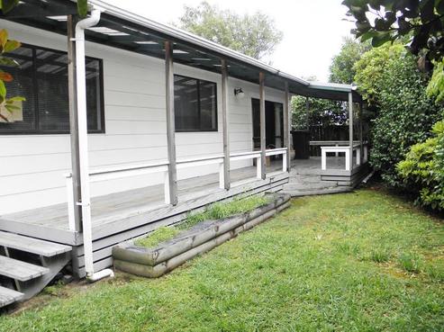 3B Farnworth Avenue, Holdens Bay