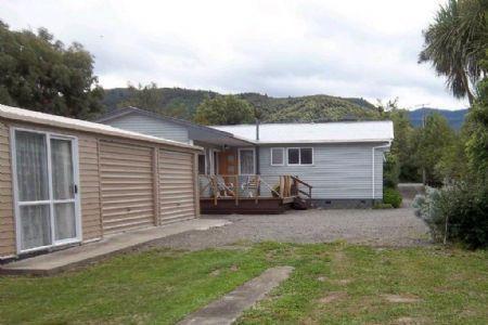 29 Moore Street, Featherston