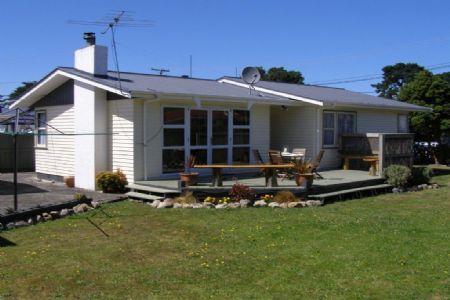 2 Hardie Grove, Featherston