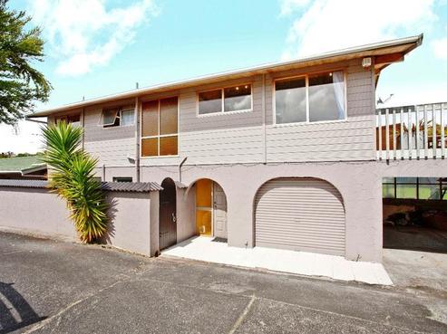 64 Eban Avenue, Hillcrest