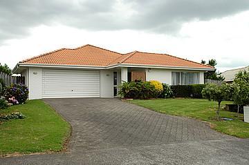 6 Windsong Court, Northpark