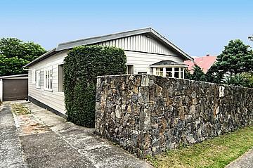 18 Mountain View Road, Morningside