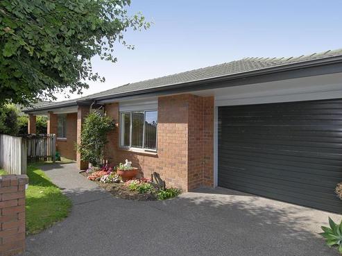 4/17 Youngs Road, Papakura