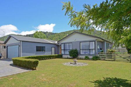 38 Delaware Grove, Totara Park