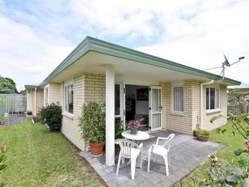 4/113 Cobham Drive, Hamilton East