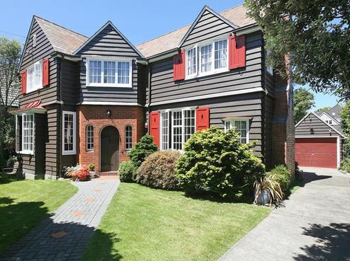 12 Hinau Street, Woburn